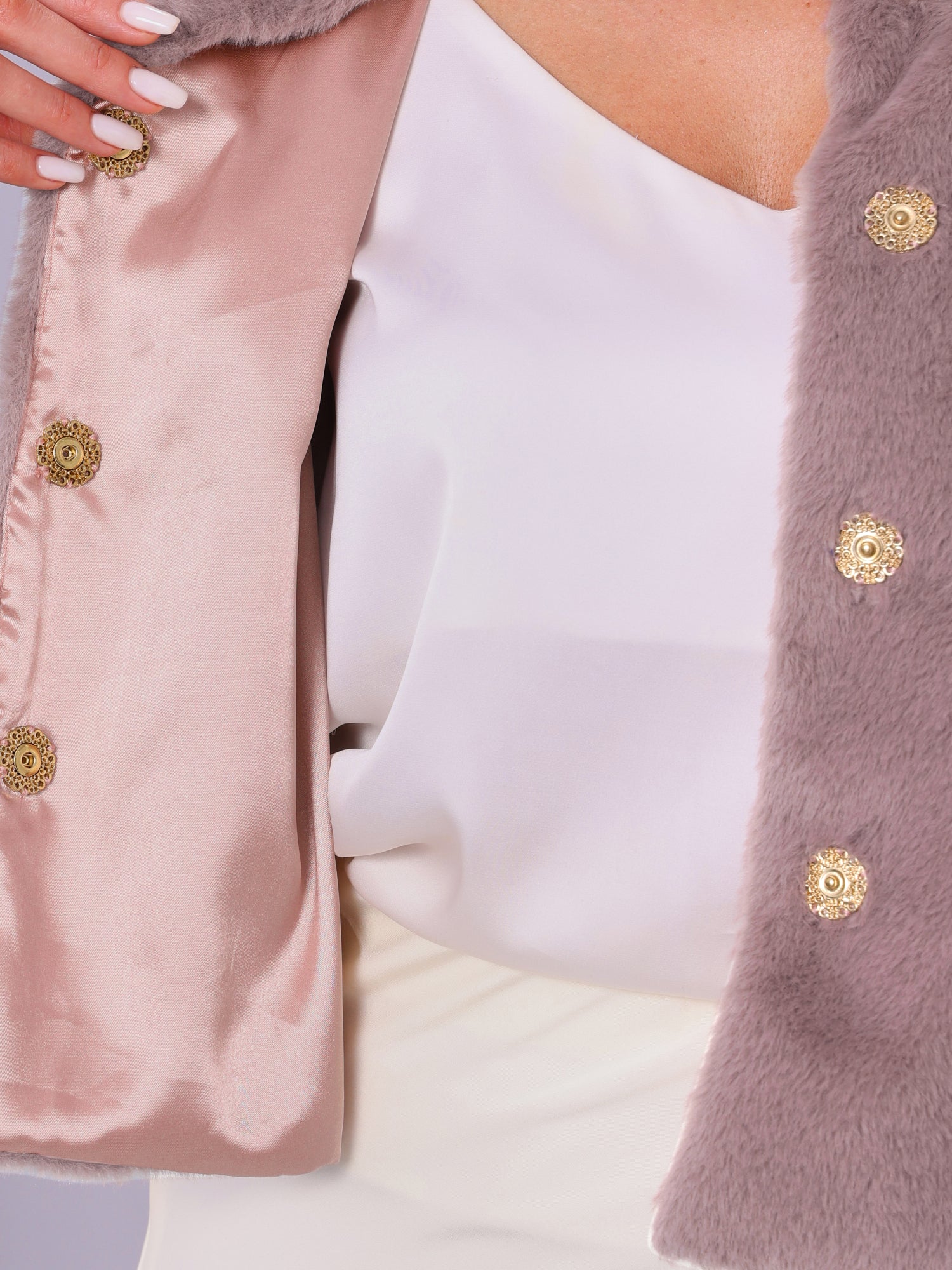 Manteau d'hiver court en fausse fourrure avec col et boutons pour femmes