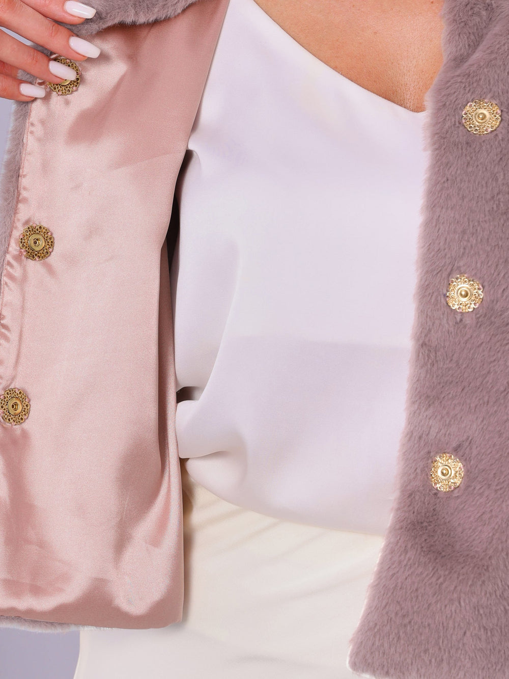 Manteau d'hiver court en fausse fourrure avec col et boutons pour femmes