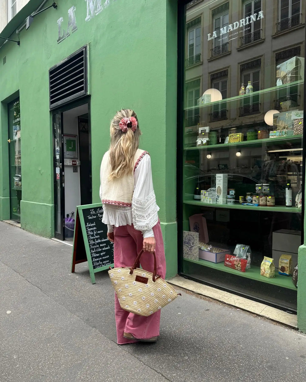 Mirthe - Gilet à fleurs sauvages avec broderies florales