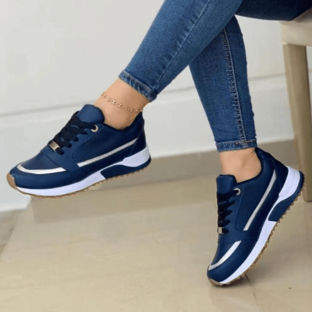 Wygodne damskie sneakersy z sznurowadłami i grubą podeszwą