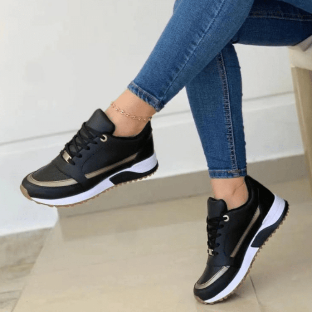 Wygodne damskie sneakersy z sznurowadłami i grubą podeszwą